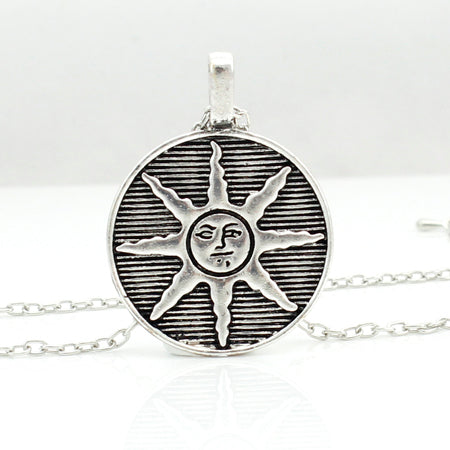 2017 Fashion Dark Souls Solaire Of Astora Sun Pendant Zinc Alloy Male Necklace Dark Souls Sunbros Necklace Sun Necklace