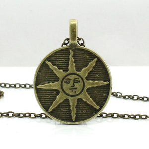 2017 Fashion Dark Souls Solaire Of Astora Sun Pendant Zinc Alloy Male Necklace Dark Souls Sunbros Necklace Sun Necklace