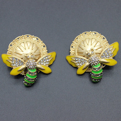 2017 New Korean temperament full of bees earrings Korean female bee flowers three-dimensional modeling stud earrings 003