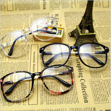 Load image into Gallery viewer, 2023 Women Eyeglasses Myopia Retro Vintage Optical Glasses Frame Brand Design Square Plain Eye Glasses Oculos De Grau Femininos