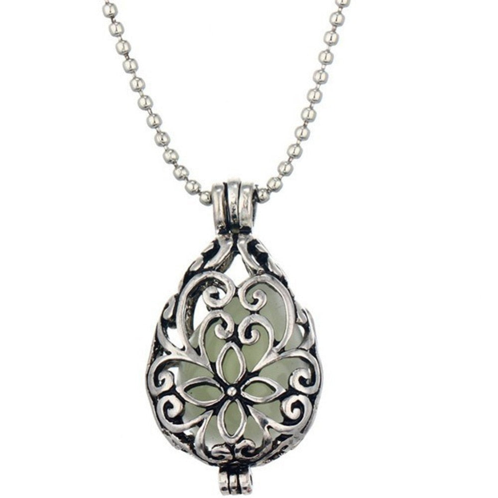 2018 Arrival Fashion Retro Vintage Silver Pla Glow In Dark Hollow Water Drop Pendant Luminous Necklace For Women Drop shipping