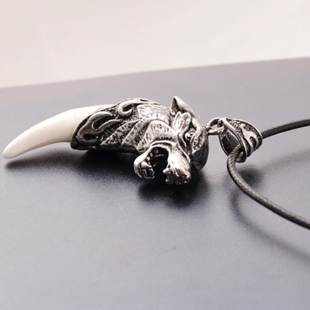 2018 FASHION! Wolf Heads Pendant Alloy Clavicle Chain Necklace Couple Jewelry NL-0795