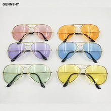 Carica l'immagine nel visualizzatore di Gallery, 2023 Occhiali da sole classici color caramello Donna Uomo Retro Brand Design Occhiali da sole pilota in metallo dorato Lenti oceaniche trasparenti
