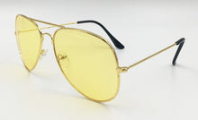 Carica l'immagine nel visualizzatore di Gallery, 2023 Occhiali da sole classici color caramello Donna Uomo Retro Brand Design Occhiali da sole pilota in metallo dorato Lenti oceaniche trasparenti