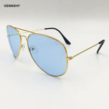 Carica l'immagine nel visualizzatore di Gallery, 2023 Occhiali da sole classici color caramello Donna Uomo Retro Brand Design Occhiali da sole pilota in metallo dorato Lenti oceaniche trasparenti