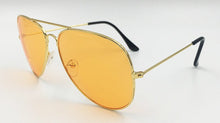 Carica l'immagine nel visualizzatore di Gallery, 2023 Occhiali da sole classici color caramello Donna Uomo Retro Brand Design Occhiali da sole pilota in metallo dorato Lenti oceaniche trasparenti