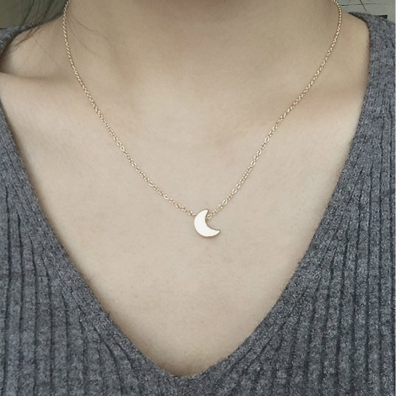 2018 Korean Version Of The New Fashion Jewelry Bohemian Necklace Simple Thick Moon Pendant Necklace Women's Elegant Necklace