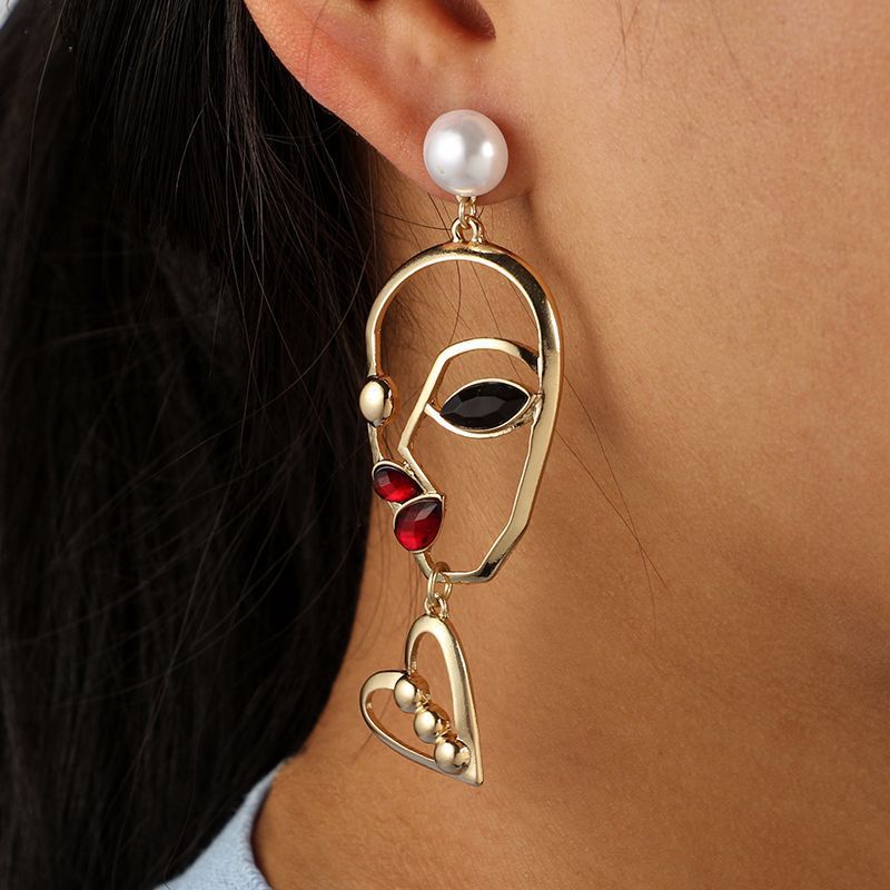 2018 New Arrival Abstract Stylish Hollow Crystal Face Dangle Earrings Girls Statement Drop Earrings boucles d'oreilles