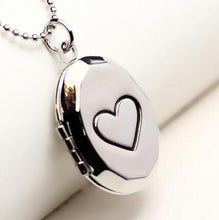 Load image into Gallery viewer, 2018 New Brand Window Design Lovers Photo Frame Open Heart Locket Pendant Necklace For Birthd Valentines Gift