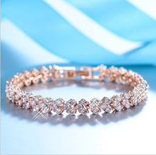 Load image into Gallery viewer, 2018 New Fashion jewelry Crystal from Austrian Bracelet Flashing little swan Bangles Women Romantic Christmas gift