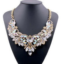 Carica l&#39;immagine nel visualizzatore di Gallery, 2018 New Hot Fashion Necklaces &amp; Pendants Multi-color Crystal Bib Statement Necklace Water Drop Crystal Necklace Vintage Jewelry