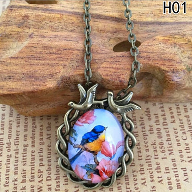2018 New Retro Vintage Peacock Necklace Victorian Style Jewelry Round Glass Art Bird Pendant Sweater Chain