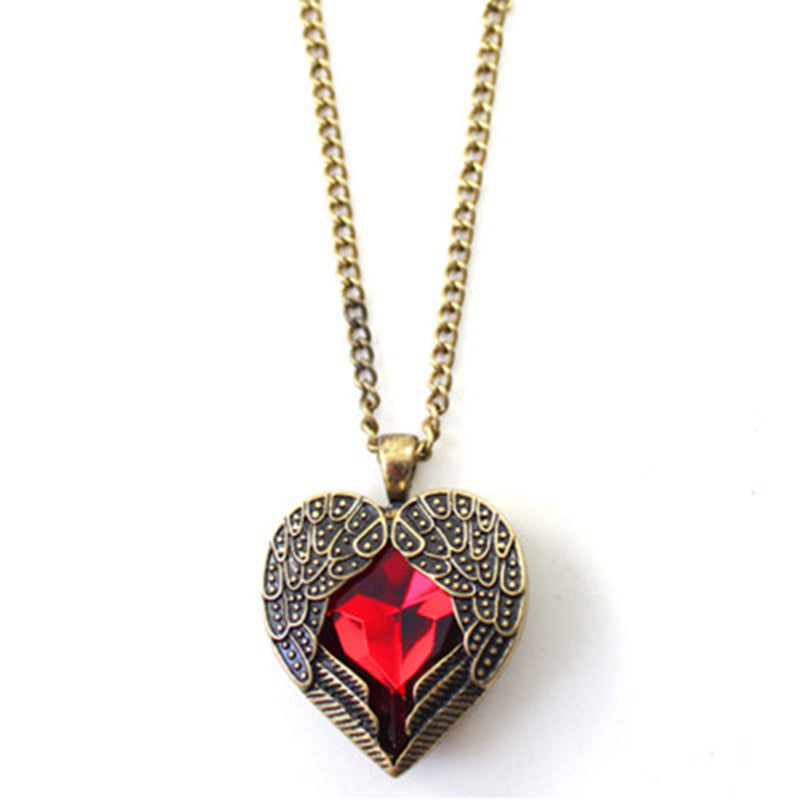 2018 Selling fashion pendant Every heart card necklace vintage red wing Crystal heart pendant necklaces womens jewelery