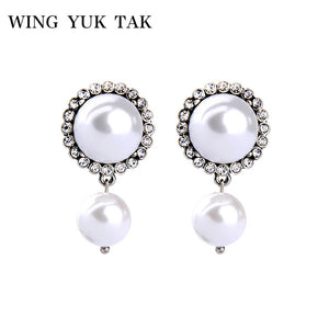 2018 Top Fashion Stud Earrings Exquisite Vintage Imitation Pearl Crystal Flowers Charm Earrings For Women Factory Wholesale
