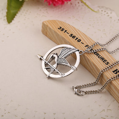 2018 hot sell three-color necklace hunger game pendant necklace ridicule bird necklace