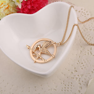 2018 hot sell three-color necklace hunger game pendant necklace ridicule bird necklace