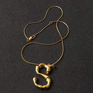 2018 new arrival luxury exaggerated metal letter necklace fashion temperament lava alphabet necklace 278