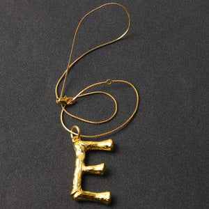 2018 new arrival luxury exaggerated metal letter necklace fashion temperament lava alphabet necklace 278