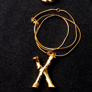 2018 new arrival luxury exaggerated metal letter necklace fashion temperament lava alphabet necklace 278