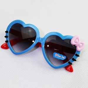 2023 Children Kids Sunglasses Heart Shaped Cute UV400 Designer Frame Eyewear Baby Girls Sunglasses
