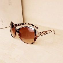 Load image into Gallery viewer, 2023  Women Sunglasses  Summer Sun Glasses Women&#39;s Vintage Sunglass Goggles Eyeglasses R167