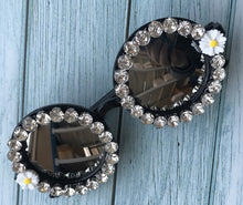 Load image into Gallery viewer, 2023 M16 Gorgeous Women Sunglasses Crystal Diamond Handmade Round Eyewear UV400 Mirror Lens Flower Design Summer Sun Glasses