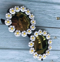 Load image into Gallery viewer, 2023 M16 Gorgeous Women Sunglasses Crystal Diamond Handmade Round Eyewear UV400 Mirror Lens Flower Design Summer Sun Glasses