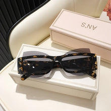 Load image into Gallery viewer, 2023 Brand Designer Women Sunglasses Oversized Female Sun glasses For Women Eyewear UV400