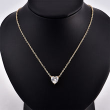 Carica l&#39;immagine nel visualizzatore di Gallery, 2020 New Female Fashion Crystal Heart Necklace Pendant  Short Gold Chain Necklace Pendant Necklace Charm Gifts girlfriends