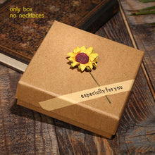 Carica l&#39;immagine nel visualizzatore di Gallery, 2020 New Gold Necklaces Women Fashion Jewelry Letter Engraved Open Locket Sunflower Pendant Necklaces Women Girl Birthday Gift