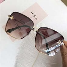 Carica l&#39;immagine nel visualizzatore di Gallery, 2023 Oversize Square Sunglasses Men Women Celebrity Sun Glasses Male Driving Superstar  Brand Designer Female Shades UV400