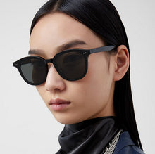 Load image into Gallery viewer, 2023 Brand Women Designer Sunglasses Lady Gentle Oval Frame Sun glasses Vintage Monster Sunglasses Retro UV Glasses Lang