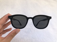 Load image into Gallery viewer, 2023 Brand Women Designer Sunglasses Lady Gentle Oval Frame Sun glasses Vintage Monster Sunglasses Retro UV Glasses Lang