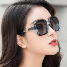 Carica l'immagine nel visualizzatore di Gallery, 2023 Classic Polarized Women Sunglasses Brand Design Sparkling Sunglasses Ladies Oversized Glasses UV400 Oculos Feminino