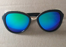 Carica l'immagine nel visualizzatore di Gallery, 2023 Factory   sun glasses UV400 Promotional plastic  sunglasses
