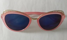Carica l'immagine nel visualizzatore di Gallery, 2023 Factory   sun glasses UV400 Promotional plastic  sunglasses