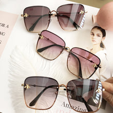 Load image into Gallery viewer, 2022 New Fashion Lady Oversize Rimless Square Bee Sunglasses Women Men Small Bee Glasses Gradient Sun Glasses Female UV400