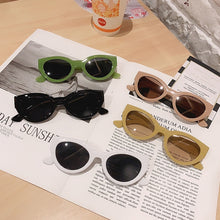 Load image into Gallery viewer, 2023 Small Round Cat Eye Sunglasses For Women Vintage Green Black Gradient Sun Glasses Female Uv400 Chic Shades Men