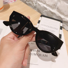 Load image into Gallery viewer, 2023 Small Round Cat Eye Sunglasses For Women Vintage Green Black Gradient Sun Glasses Female Uv400 Chic Shades Men