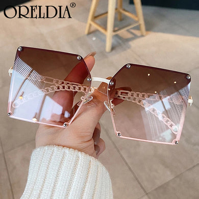 2023 Super Large Gradient Sunglasses Ladies Retro Alloy Chain Frame Rivet Square Sunglasses Elegant Ladies Glasses