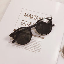 Load image into Gallery viewer, 2023 Korean Retro Cat Eye Sunglasses Women Wild Round Frame Sun Glasses Men Brand Design Trend Mirror Sunglass UV400