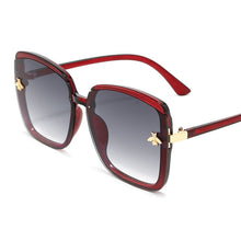 Carica l&#39;immagine nel visualizzatore di Gallery, 2022  bee  for women Sunglasses Men Square Brand Design Sun Glasses Oculos Retro male iron