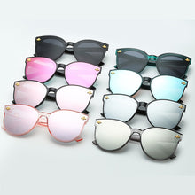 Load image into Gallery viewer, 2023  bee for women Sunglasses Men Square Brand Design Sun Glasses Oculos Retro male iron