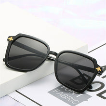 Carica l&#39;immagine nel visualizzatore di Gallery, 2023 Brand Oversized trend sunglasses retro wild little bee sunglasses simple  Gradient uv400