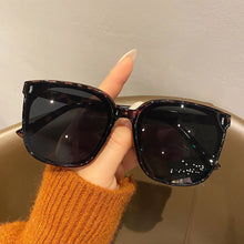 Load image into Gallery viewer, 2023 Classic Vintage Square Sunglasses Women Oversized Sunglasses Women Men Retro Black  Sun Glasses Goggle Oculos UV400