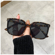 Load image into Gallery viewer, 2023 Classic Vintage Square Sunglasses Women Oversized Sunglasses Women Men Retro Black  Sun Glasses Goggle Oculos UV400