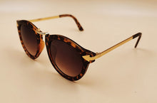 Load image into Gallery viewer, 2023 Cat Eye Sunglasses With Arrows Women Vintage Brand Design Matt Black Eyeglasses Lady  Demi Eyewear Driving  UV400