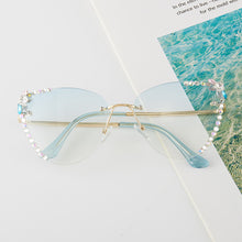 Carica l'immagine nel visualizzatore di Gallery, 2023 Designer Occhiali da sole con strass Donne Occhiali da sole a forma di cuore Tonalità vintage per la femmina Gafas De Sol Mujer Uv400 