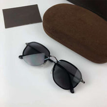 Load image into Gallery viewer, 2023 Tea Gradient Sunglasses Tom 0872B Women Famous Retro Design Sun Glasses Female oculos de sol feminino UV400