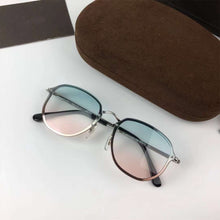 Load image into Gallery viewer, 2023 Tea Gradient Sunglasses Tom 0872B Women Famous Retro Design Sun Glasses Female oculos de sol feminino UV400
